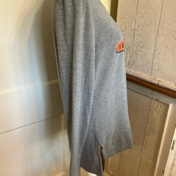 Harley-Davidson Gray and Orange Sweatshirt. - Picture 5 of 13